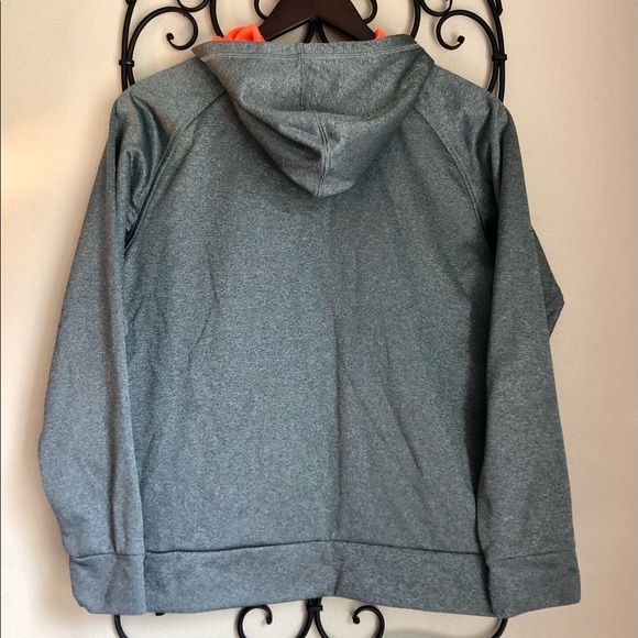 Boys NorthFace Hoodie. Like new! - Picture 2 of 3